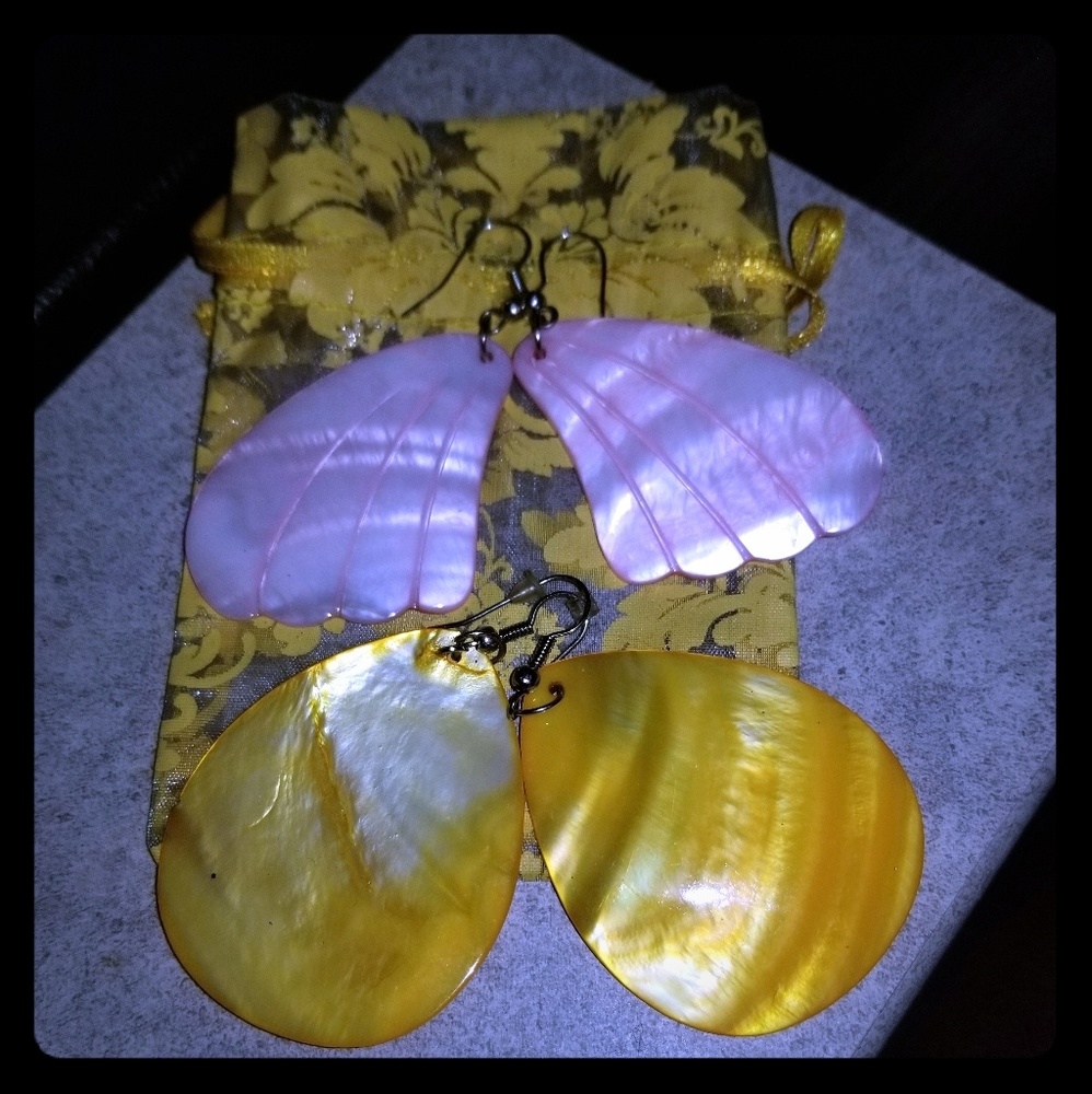 2 pair of shell earrings